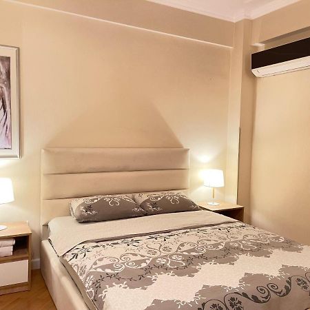 Apartment In Downtown "Rustaveli Residence" Tbilisi Esterno foto