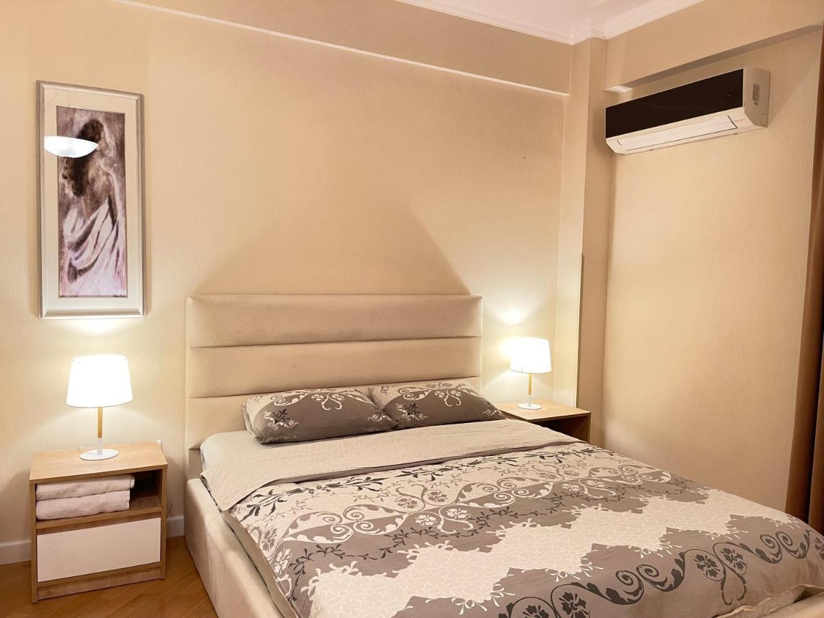 Apartment In Downtown "Rustaveli Residence" Tbilisi Esterno foto
